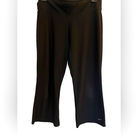 Nike DriFit Cropped Leggings Black Size Medium, Activewear - Picture 1 of 6